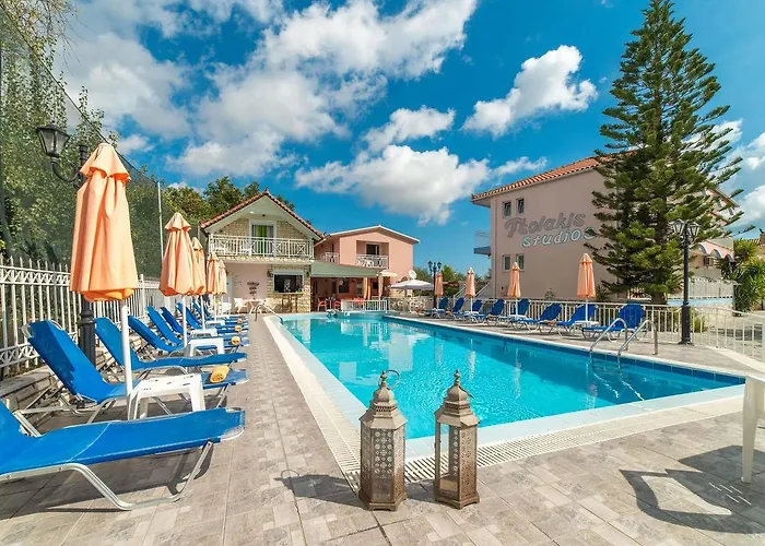 Tsolakis Studios & Apartments