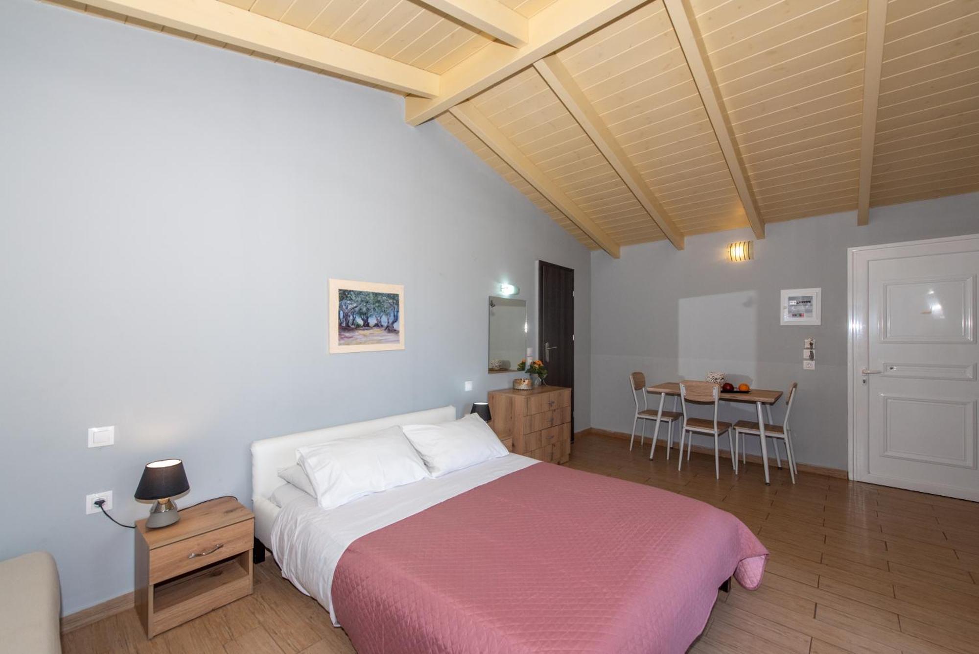 Tsolakis & Aparthotel Laganas